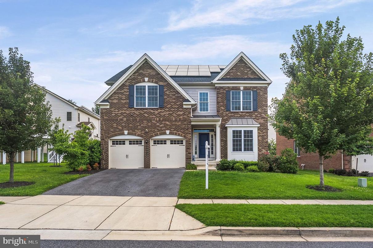Attached, Exterior, Facade, Brick Facade, Brick Traditional