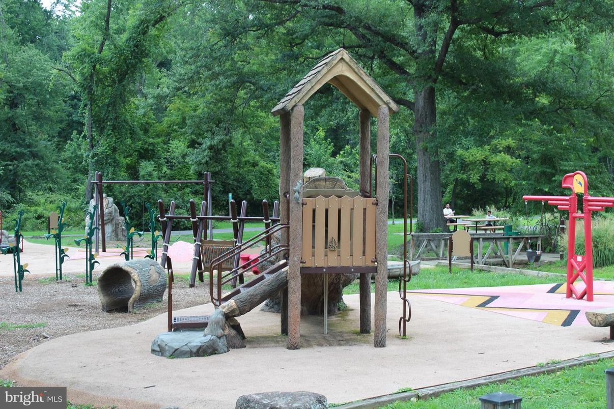 Backyard, Exterior, Playground