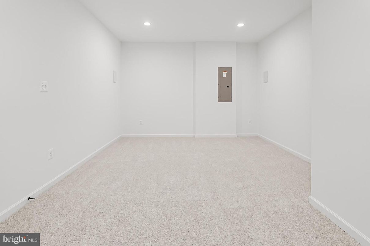 Elevator, Empty room, Interior, Recessed Lighting