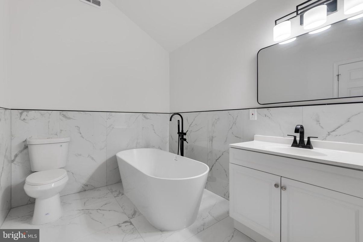 Bathroom, Free Standing Baths, Interior, Marble, Marble Walls