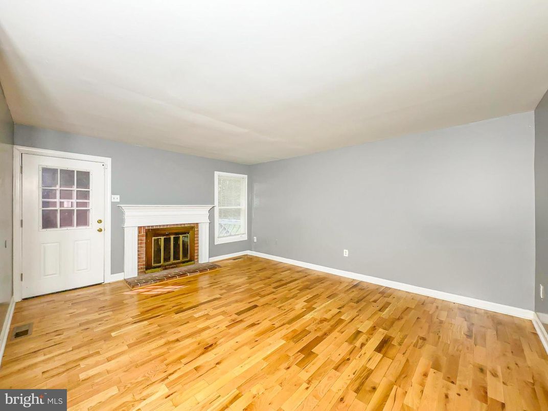 Empty room, Fireplace, Interior, Wood Texture Flooring
