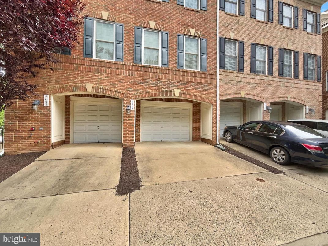Attached, Exterior, Facade, Brick Facade, Rowhouse