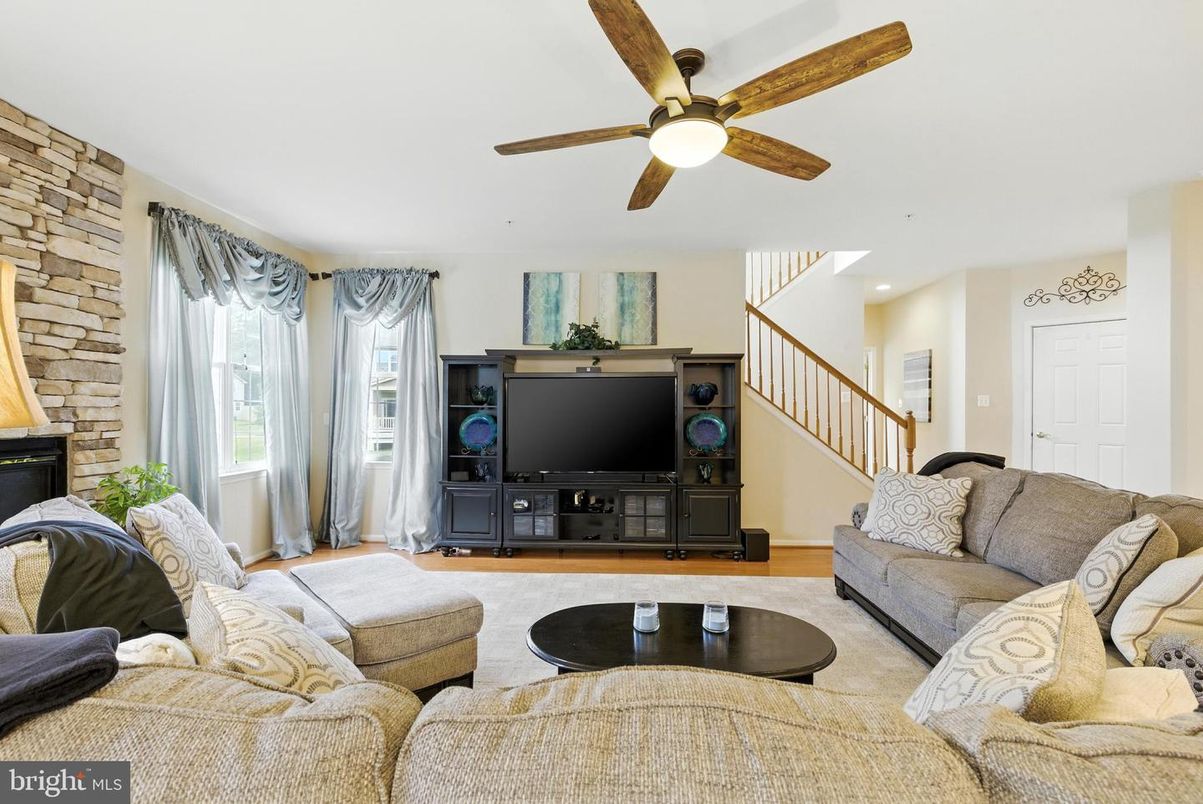 Interior, Living room, Recessed Lighting, Stone Walls