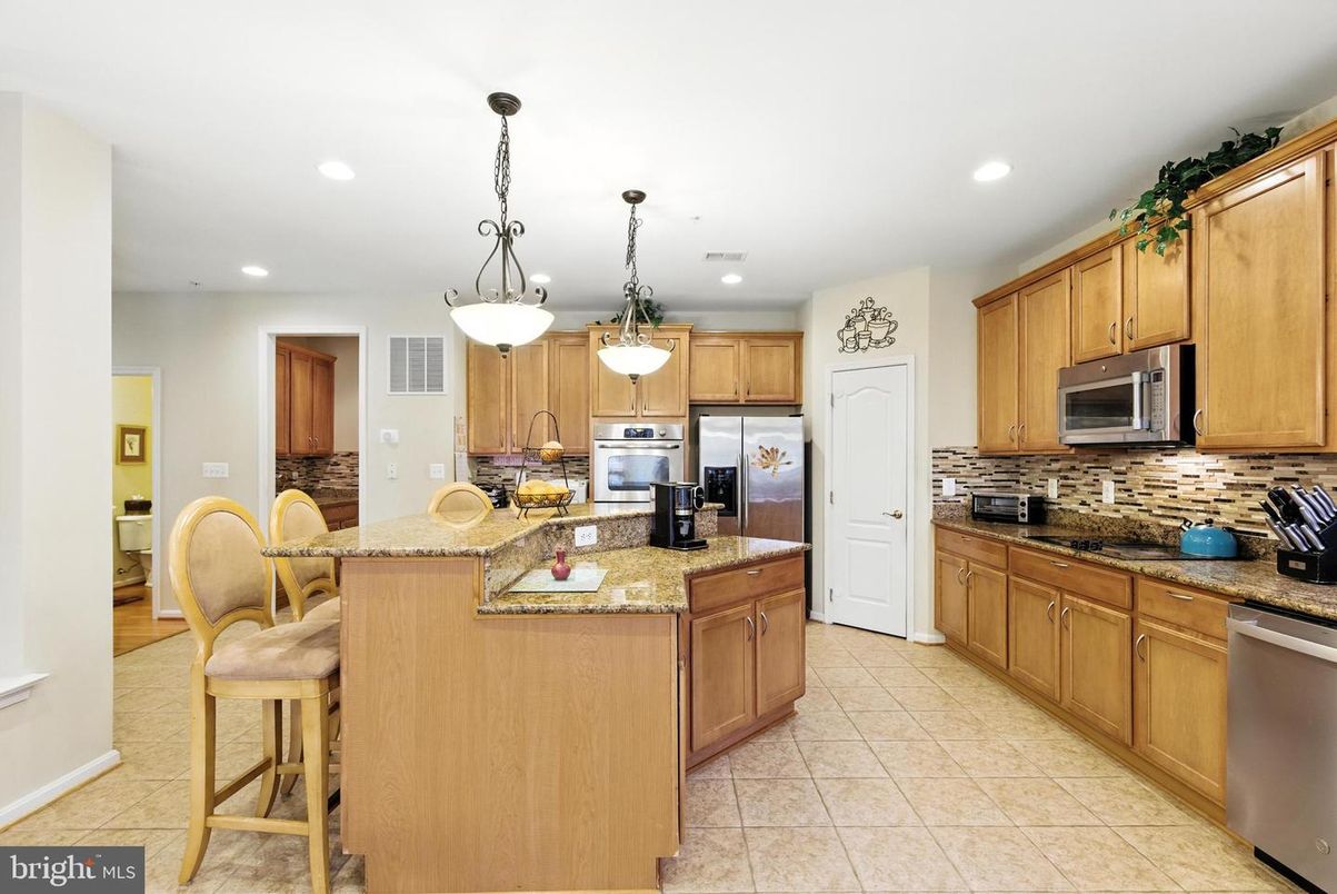 Interior, Kitchen, Pendant Lights, Recessed Lighting, Stainless Steel Appliances