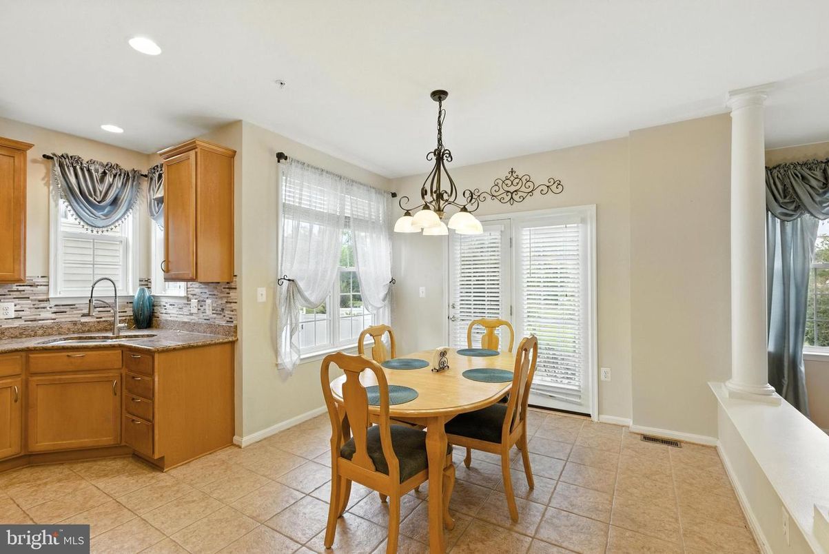 Chandelier, Dining room, Interior, Kitchen, Pendant Lights, Recessed Lighting