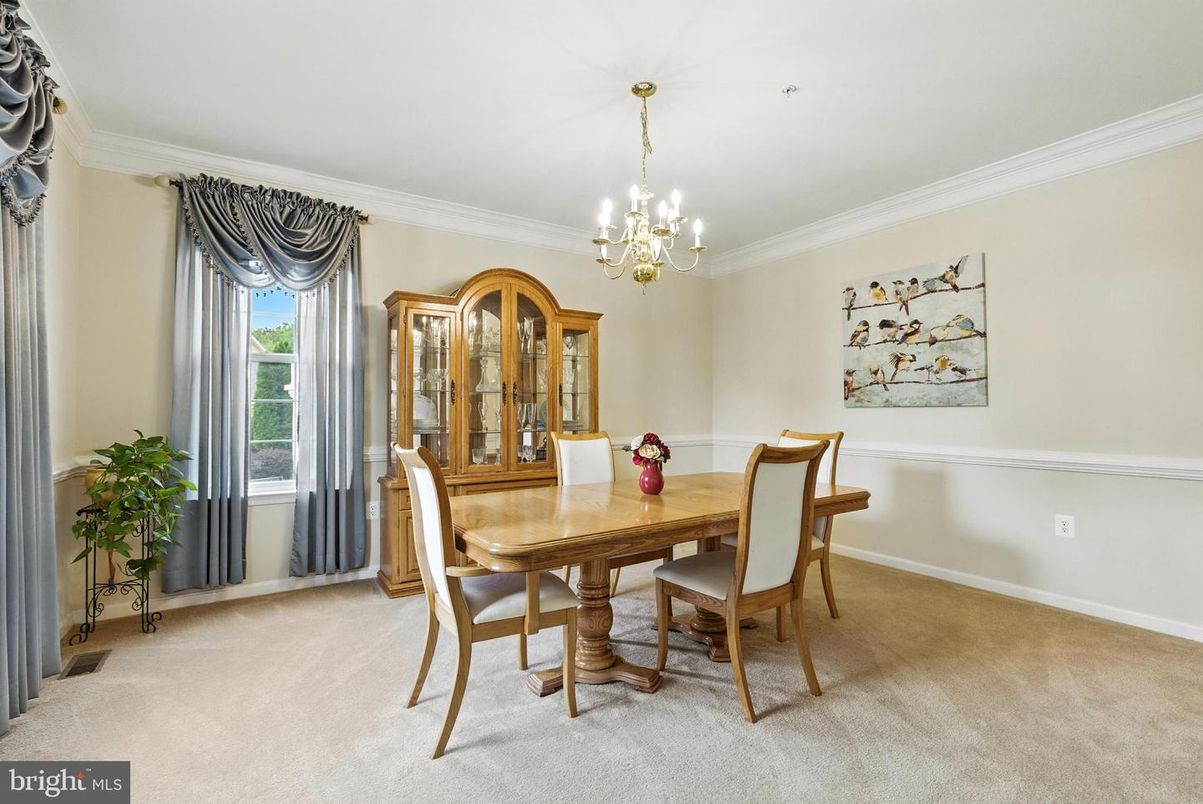 Chandelier, Dining room, Interior