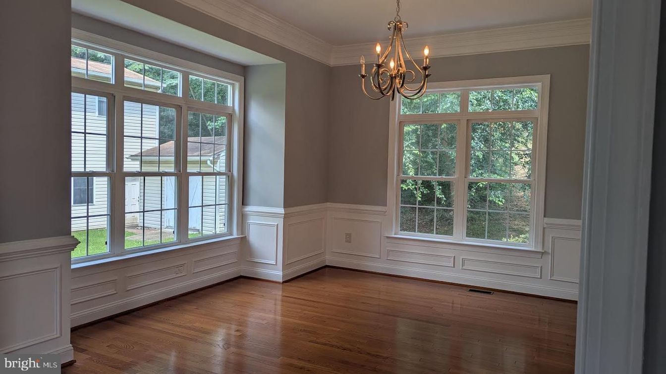Chandelier, Empty room, Interior, Wood Texture Flooring