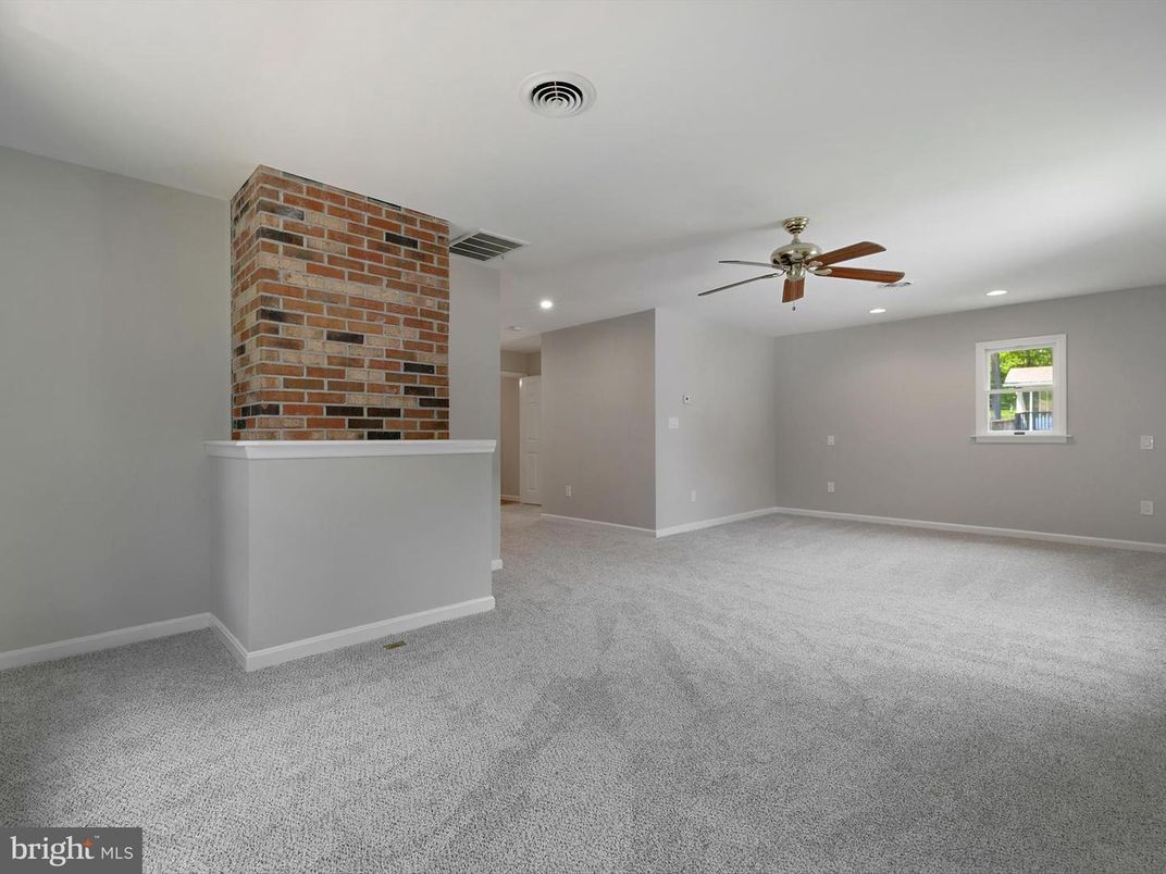 Empty room, Interior, Recessed Lighting, Stone Walls