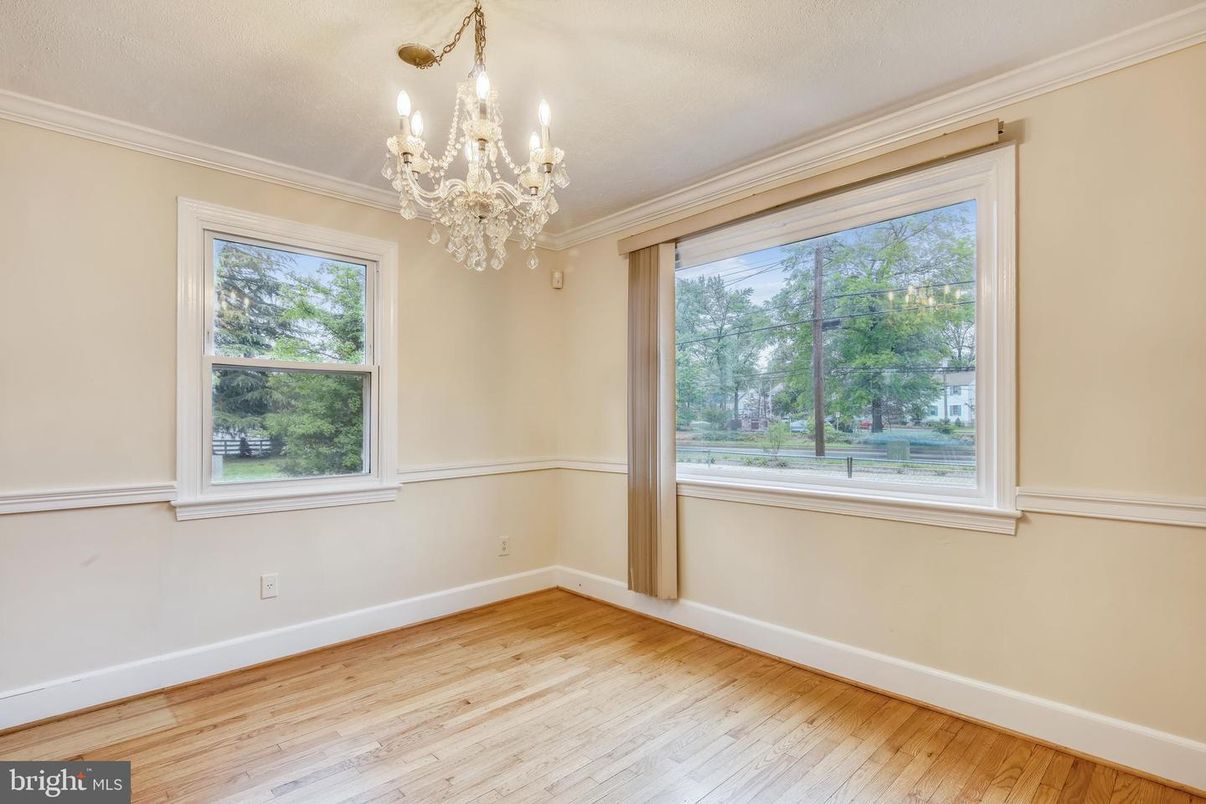 Chandelier, Empty room, Interior, Wood Texture Flooring
