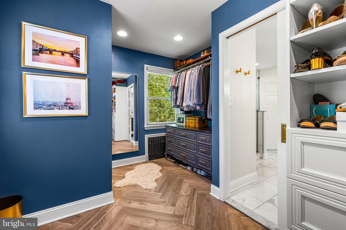Interior, Recessed Lighting, Walk-in Closets, Wood Texture Flooring