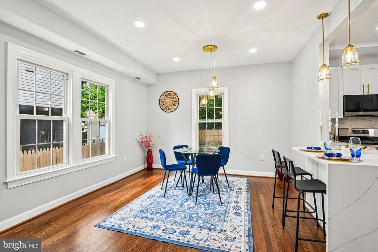 Dining room, Interior, Kitchen, Pendant Lights, Recessed Lighting, Wood Texture Flooring