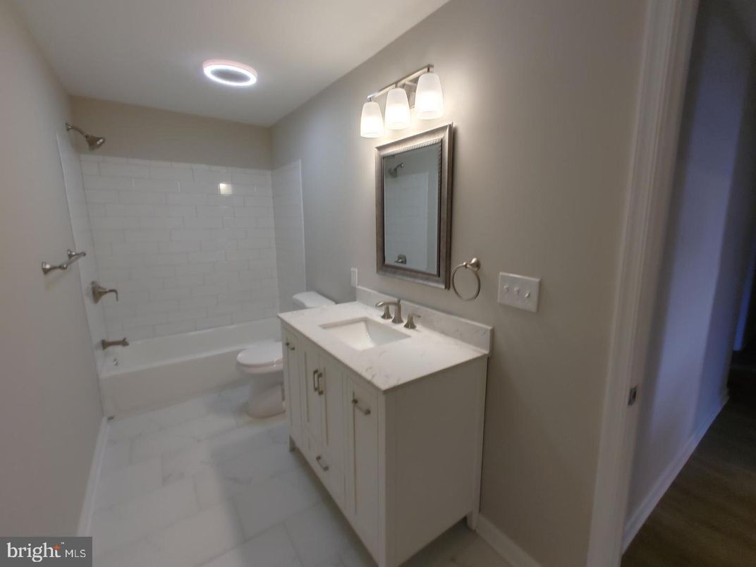 Bathroom, Dual Sink Vanities, Interior, Marble, Recessed Lighting