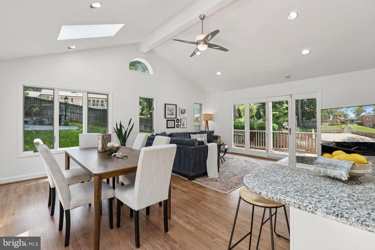 Dining room, Interior, Living room, Recessed Lighting, Wood Texture Flooring