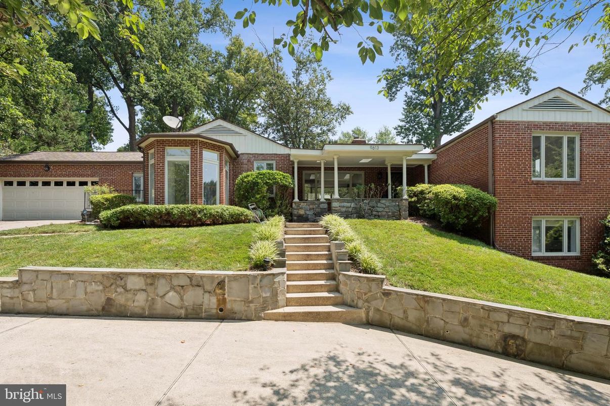 Attached, Exterior, Facade, Brick Facade, Ranch
