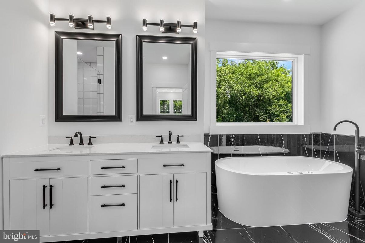 Bathroom, Dual Sink Vanities, Free Standing Baths, Interior