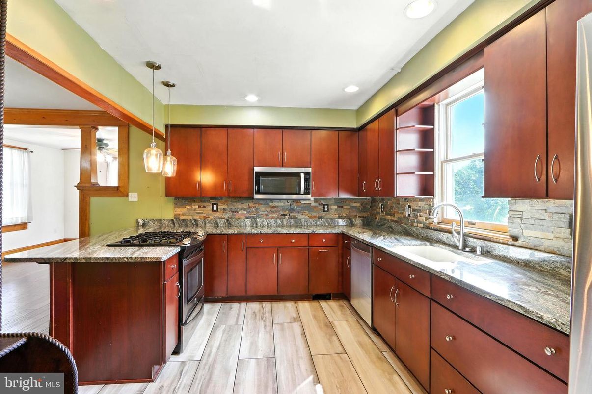 Interior, Kitchen, Pendant Lights, Recessed Lighting, Wood Texture Flooring