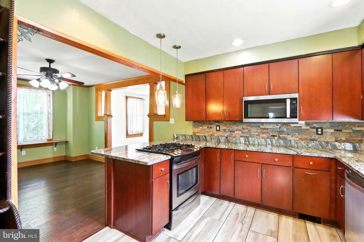 Interior, Kitchen, Pendant Lights, Recessed Lighting, Wood Texture Flooring