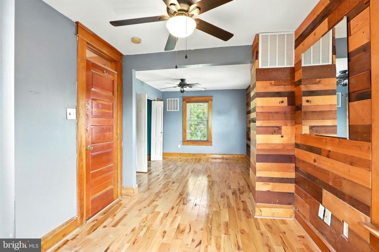 Empty room, Interior, Wood Texture Flooring, Wooden Walls