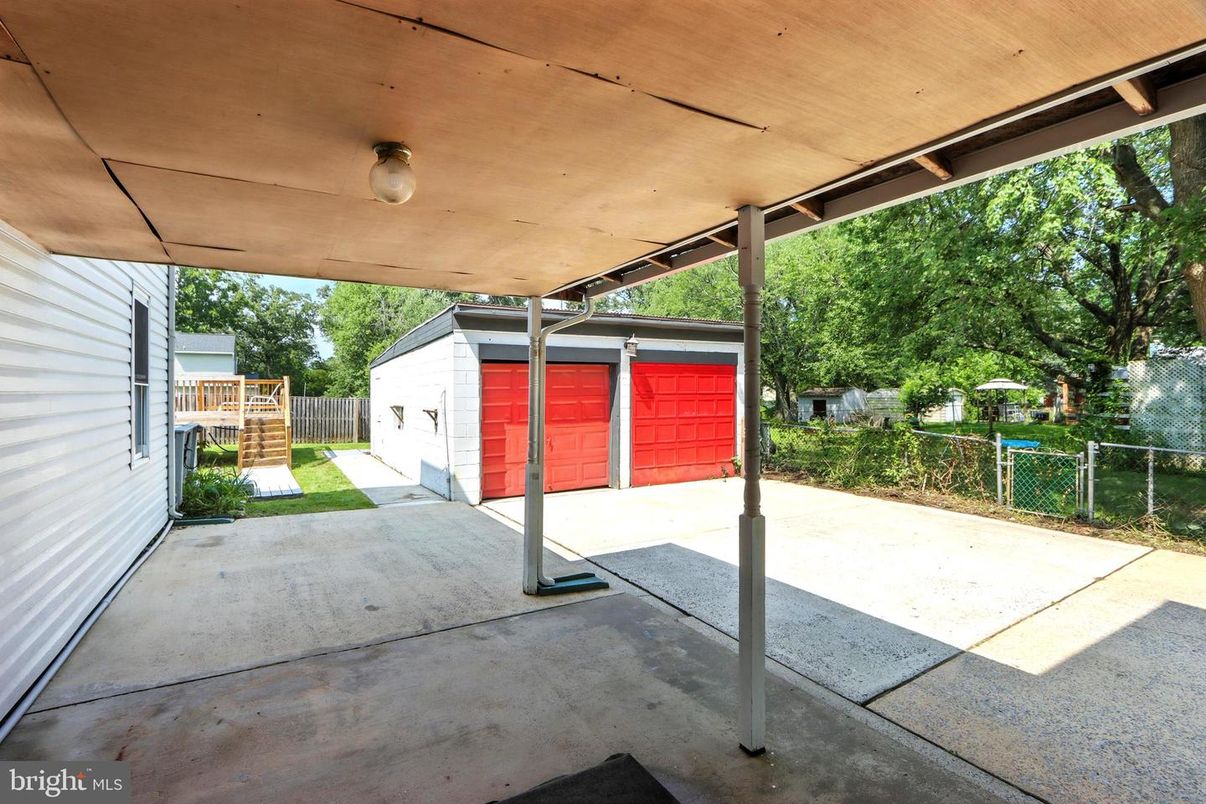 Backyard, Detached Garage, Exterior