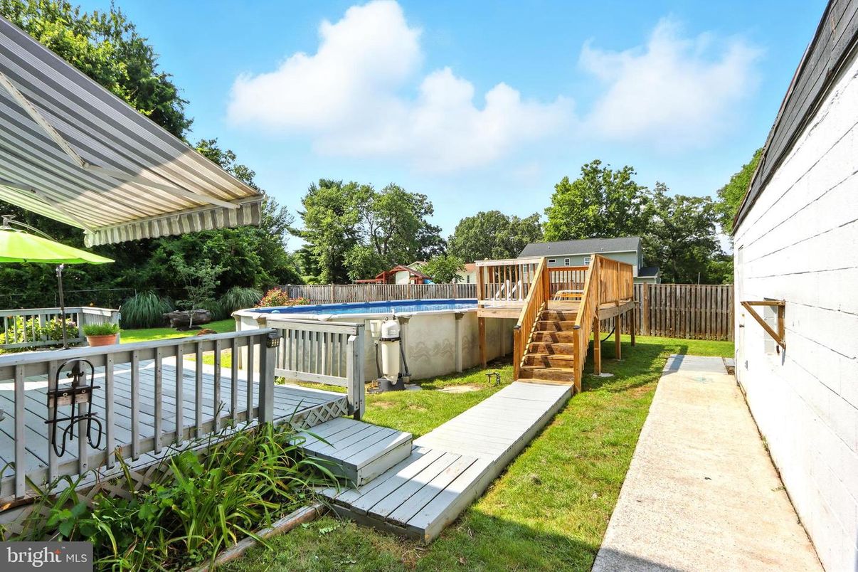 Backyard, Exterior, Pool