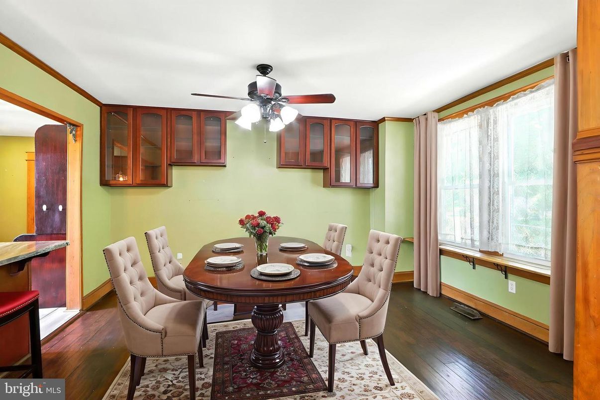 Dining room, Interior, Wood Texture Flooring