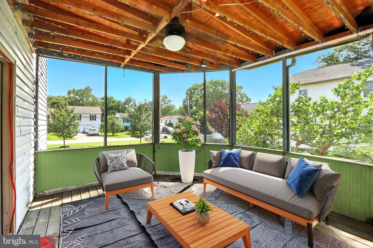 Interior, Living room, Sun Room, Wooden Beams, Wooden Ceilings, Wood Texture Flooring