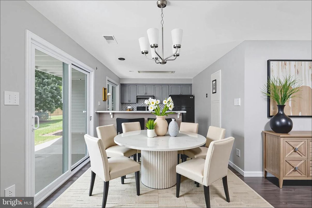 Chandelier, Dining room, Interior, Kitchen, Stainless Steel Appliances, Wood Texture Flooring