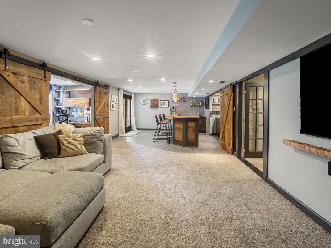 Dining room, Interior, Kitchen, Living room, Pendant Lights, Recessed Lighting, Wooden Walls
