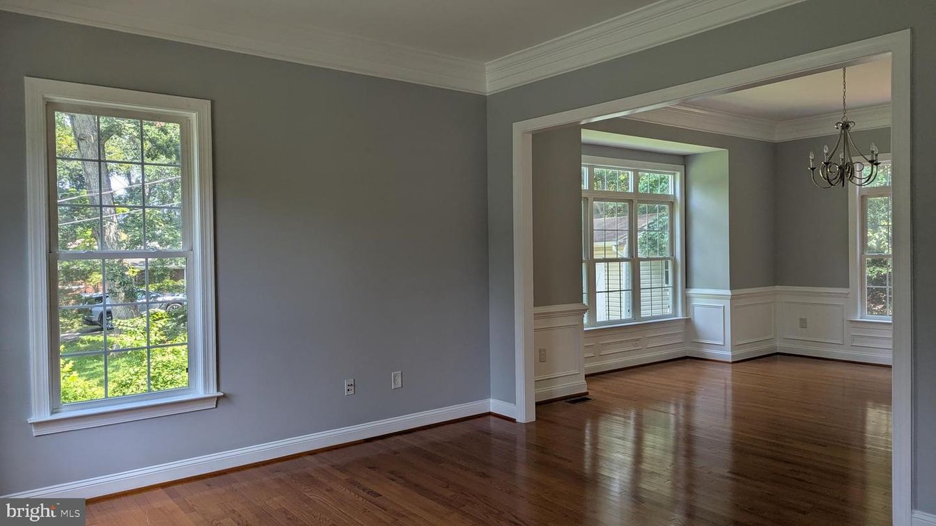 Chandelier, Empty room, Interior, Wood Texture Flooring