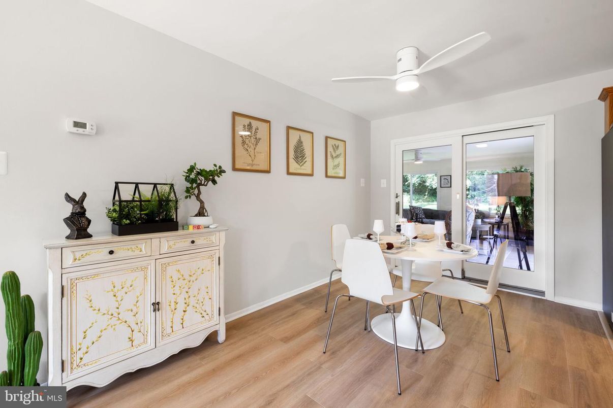 Dining room, Interior, Recessed Lighting, Wood Texture Flooring
