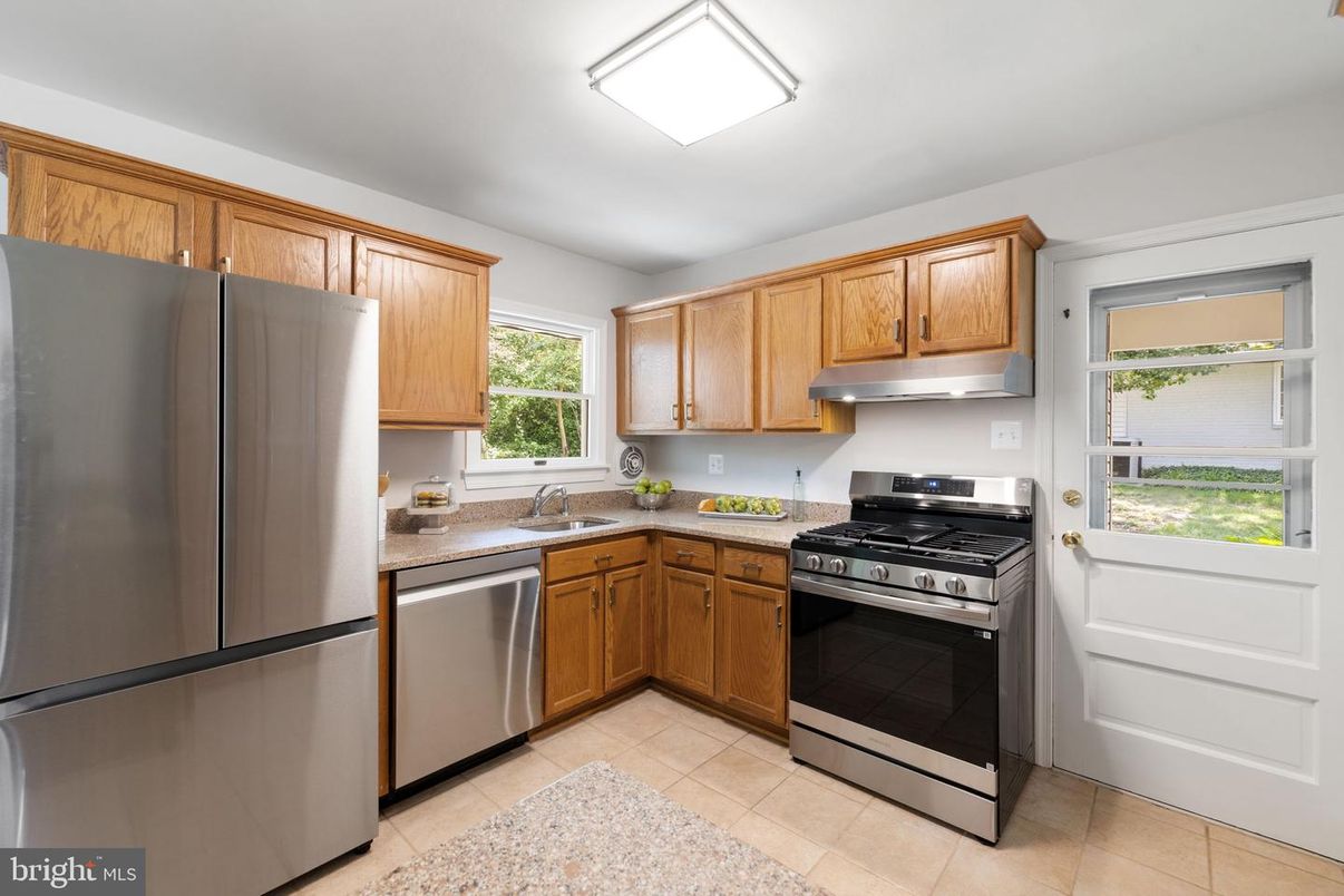 Interior, Kitchen, Stainless Steel Appliances