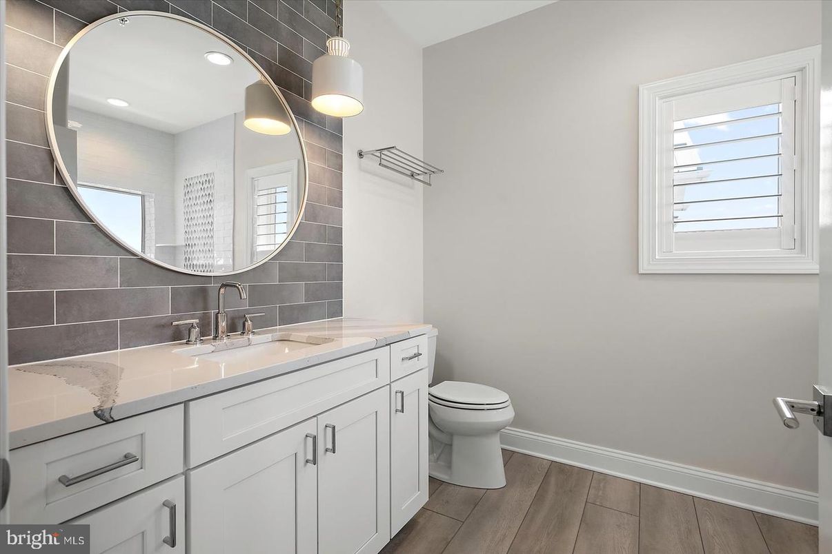 Bathroom, Interior, Pendant Lights, Recessed Lighting, Wood Texture Flooring