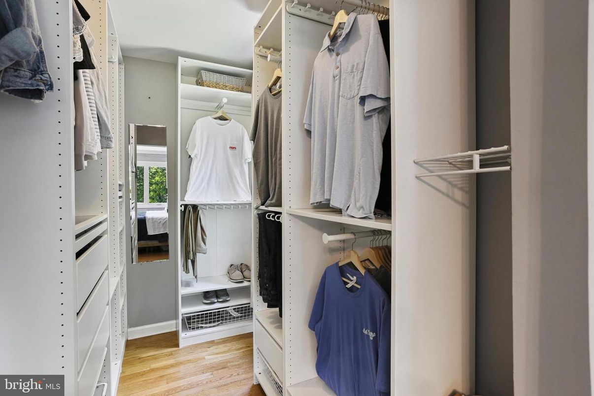 Interior, Walk-in Closets, Wood Texture Flooring