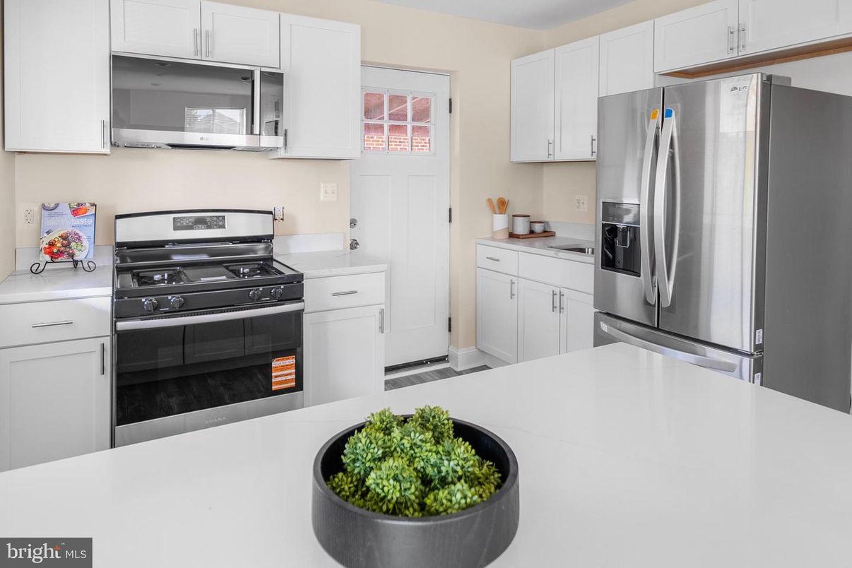 Interior, Kitchen, Stainless Steel Appliances