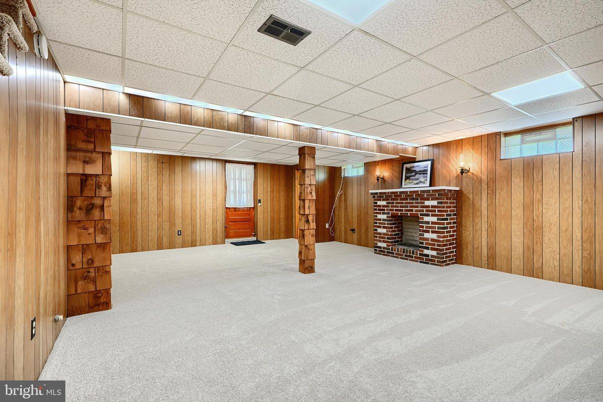Empty room, Fireplace, Interior, Wooden Walls