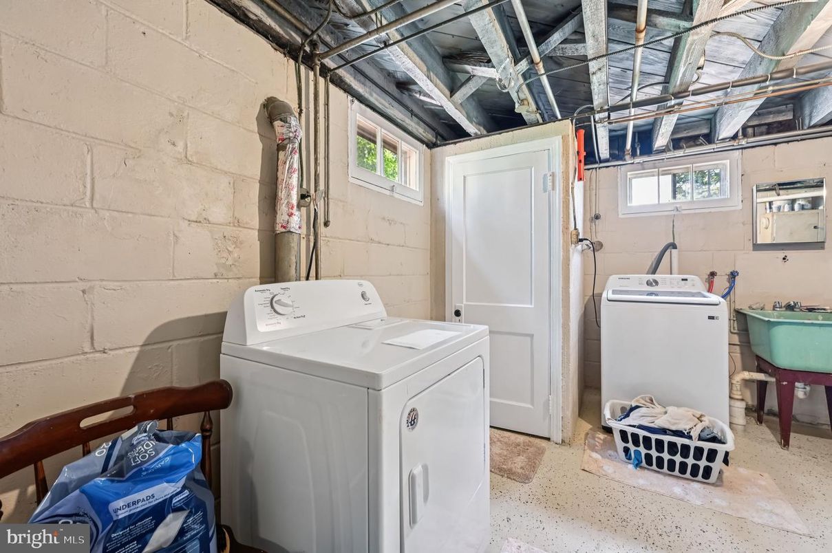 Interior, Stone Walls, Washer