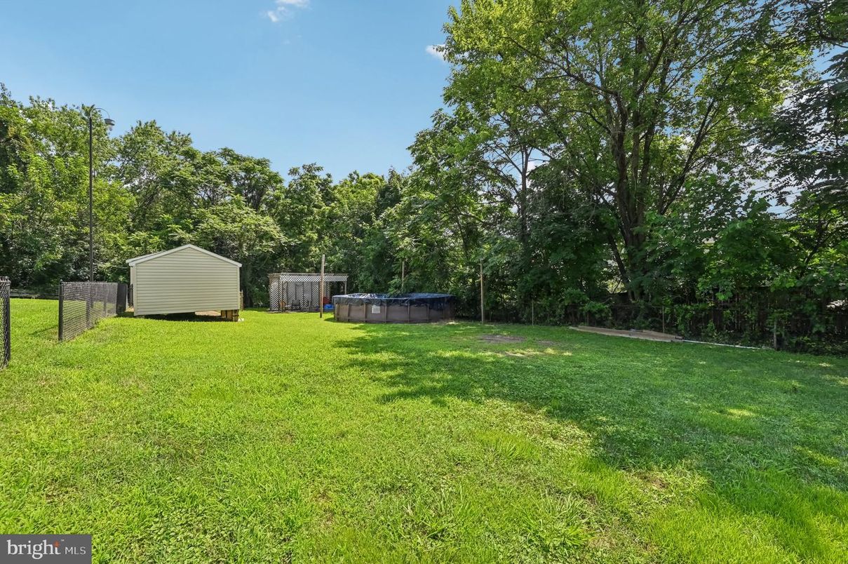 Backyard, Exterior, Hot Tub