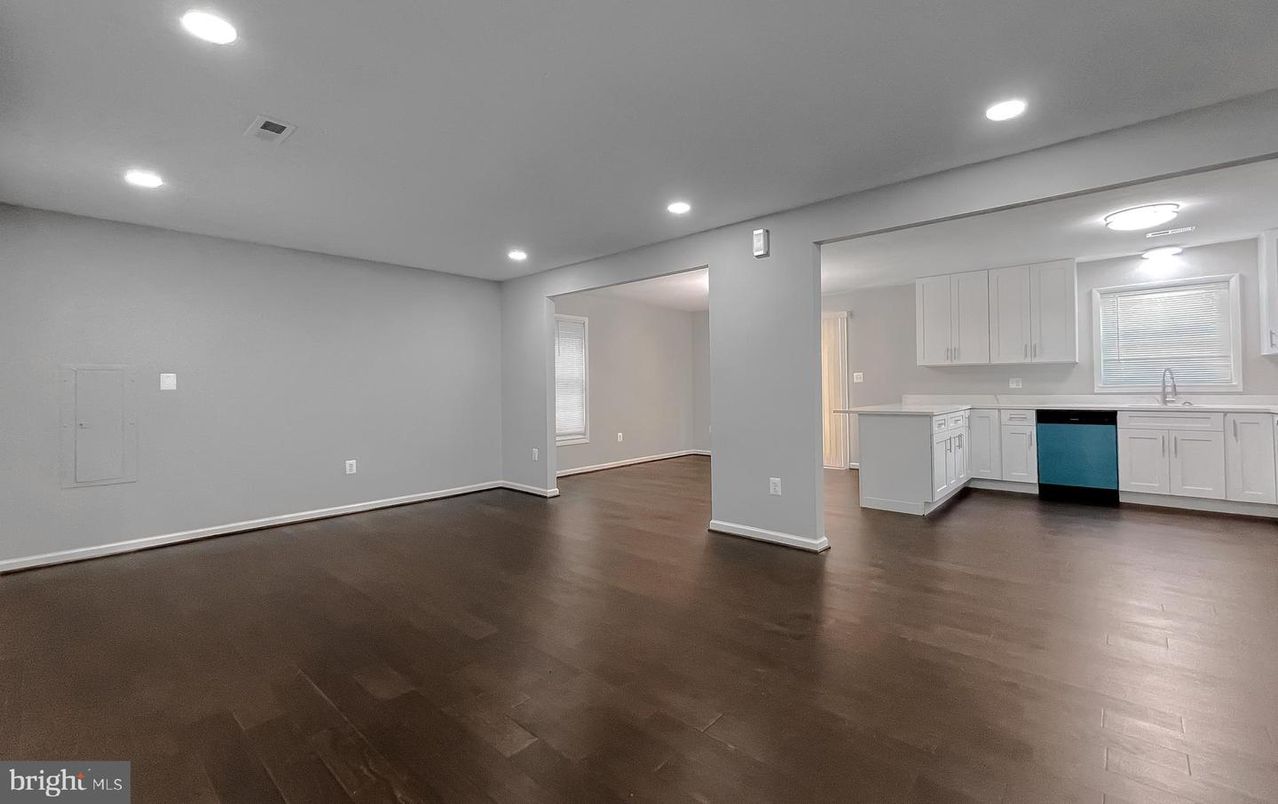 Empty room, Interior, Kitchen, Recessed Lighting, Wood Texture Flooring