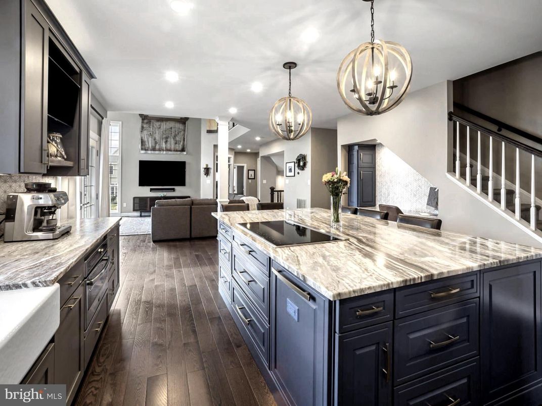 Interior, Kitchen, Living room, Pendant Lights, Recessed Lighting, Stainless Steel Appliances, Wood Texture Flooring