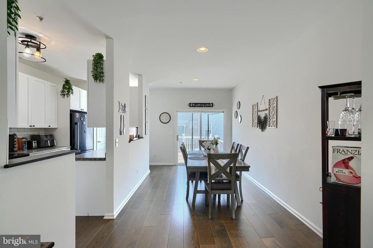 Dining room, Interior, Kitchen, Recessed Lighting, Wood Texture Flooring