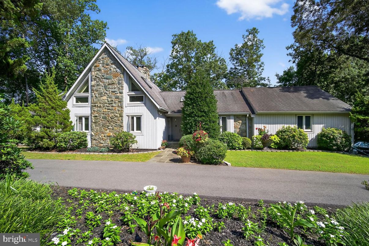 Exterior, Facade, Tudor Revival