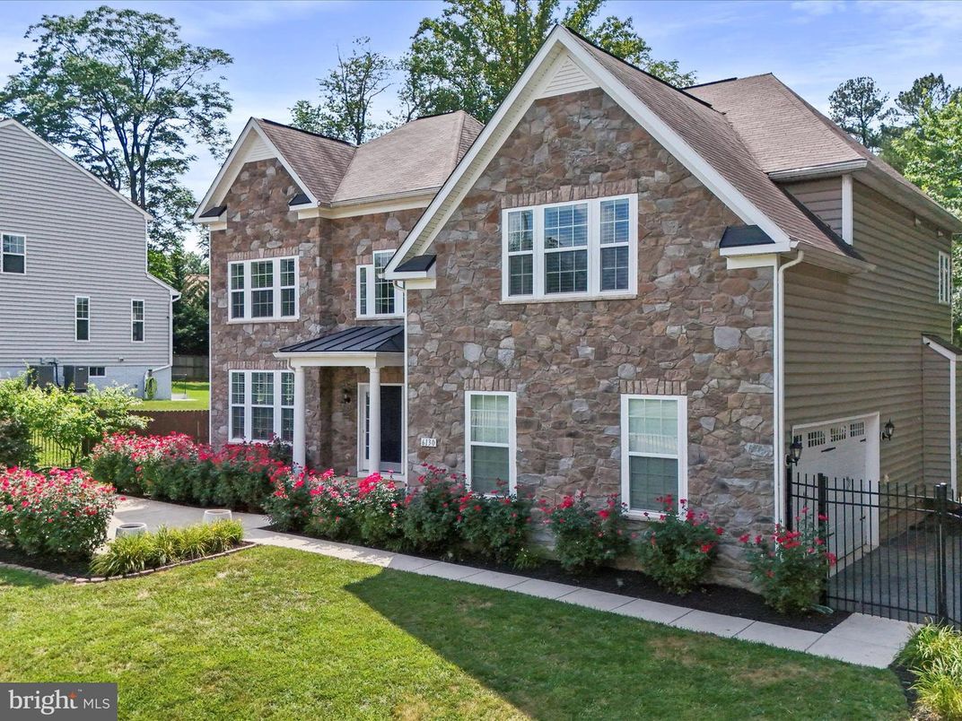 Exterior, Facade, Brick Traditional