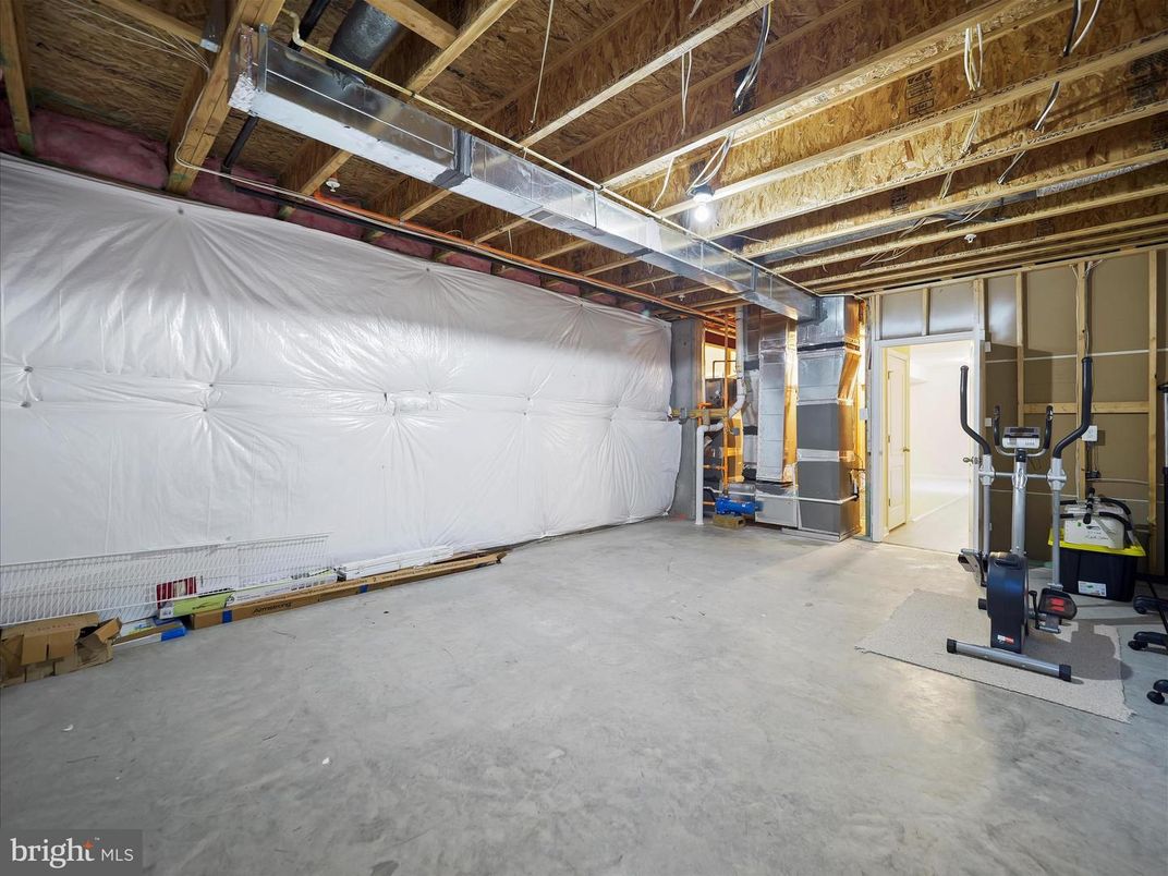 Fitness Equipment, Interior, Wooden Beams
