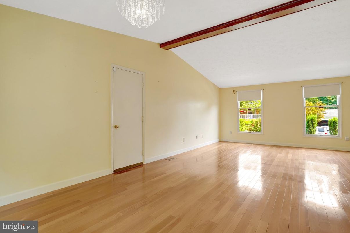 Chandelier, Empty room, Interior, Wood Texture Flooring