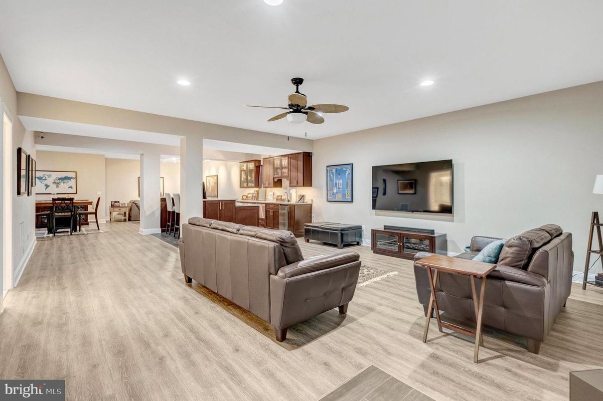 Dining room, Interior, Living room, Recessed Lighting, Wood Texture Flooring