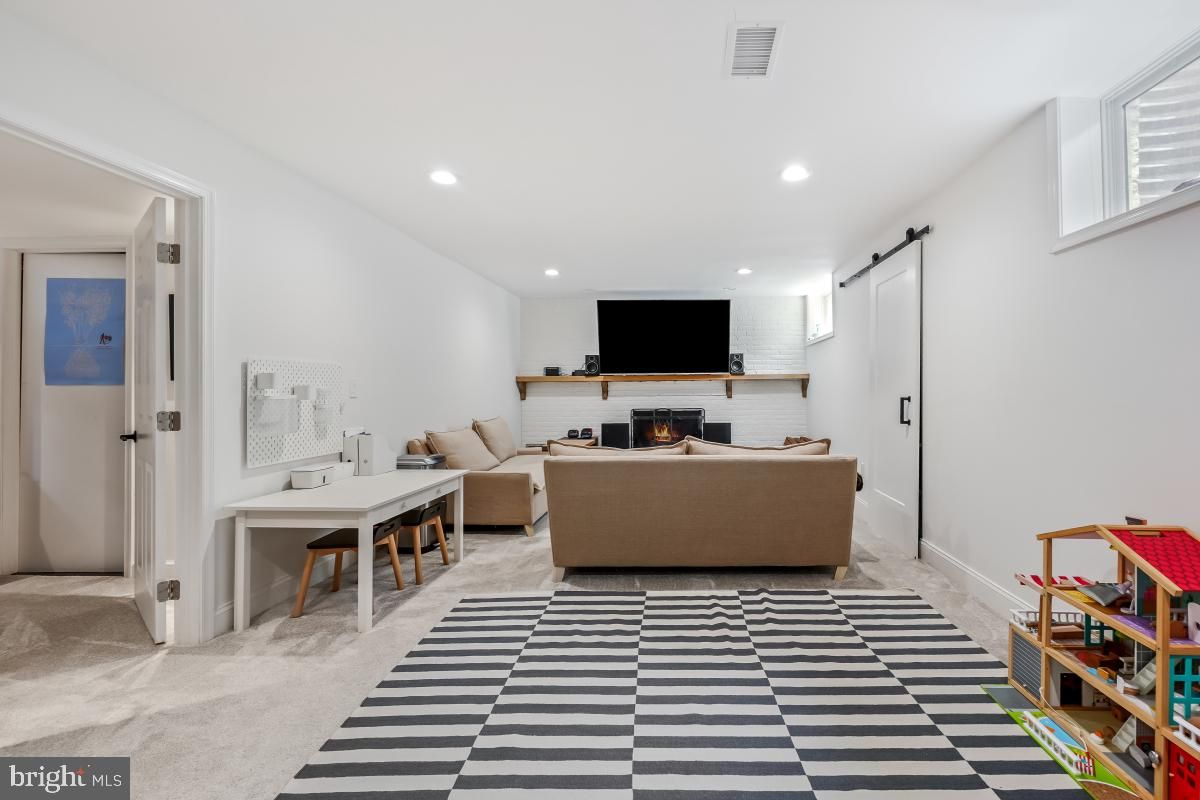 Fireplace, Interior, Living room, Recessed Lighting