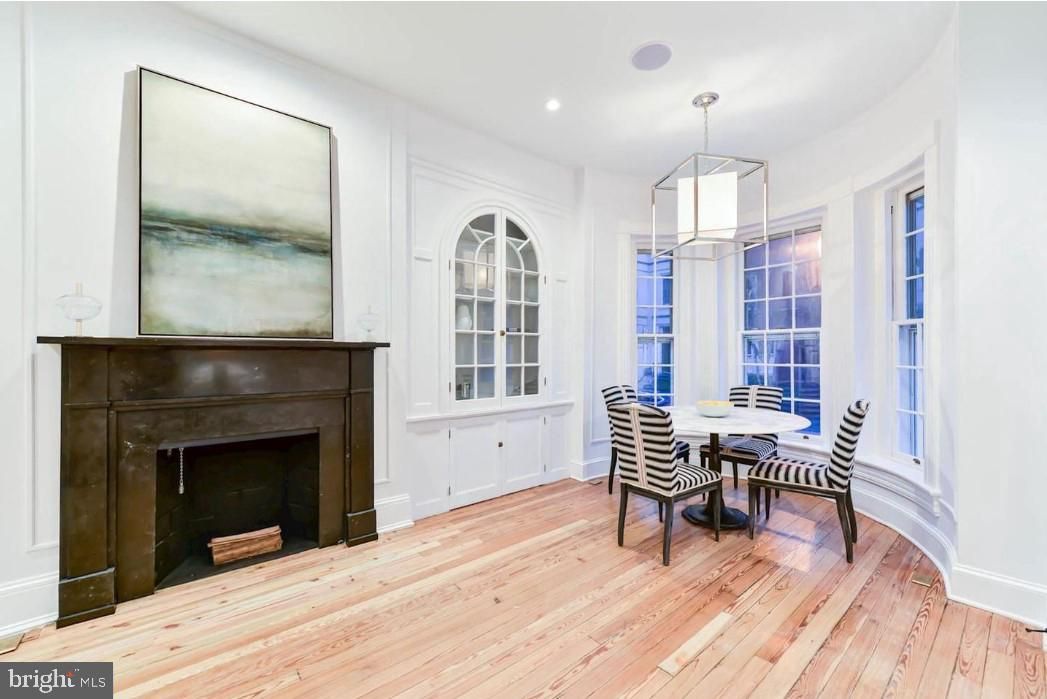 Dining room, Fireplace, Interior, Pendant Lights, Recessed Lighting, Wood Texture Flooring