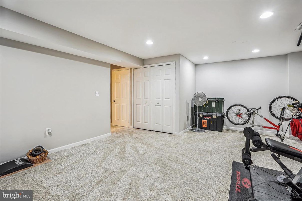 Fitness Equipment, Interior, Recessed Lighting