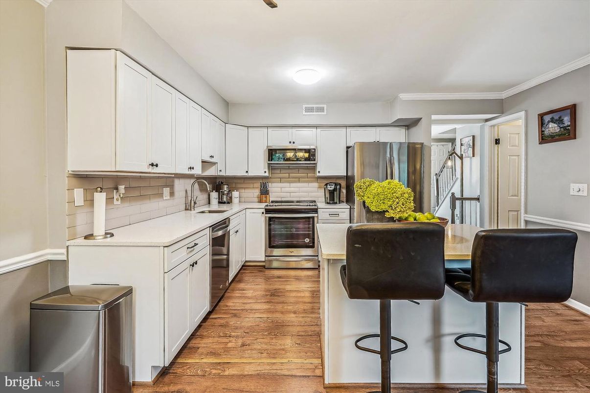 Interior, Kitchen, Stainless Steel Appliances, Wood Texture Flooring