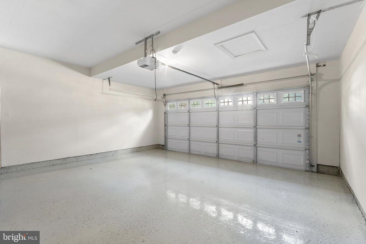 Garage, Interior
